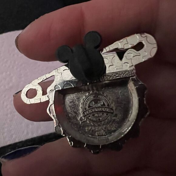 Disney 2010 Disney Parks Grape Soda Lid Disney - Pixar Up Pin - Ellie Badge - Picture 5 of 9